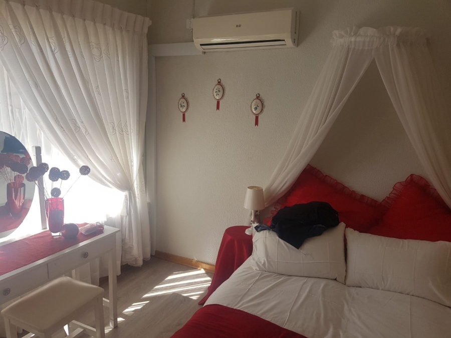 2 Bedroom Property for Sale in Flimieda North West